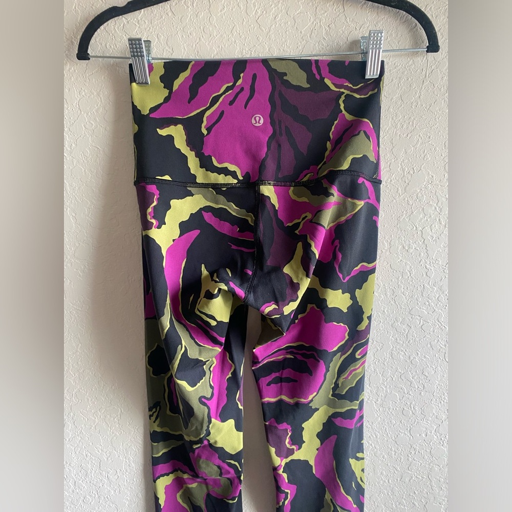 Lululemon Wunder Under Pant (Hi-Rise) in Boom Bloom Chartreuse Green Aurora ~ 4 - Picture 8 of 10